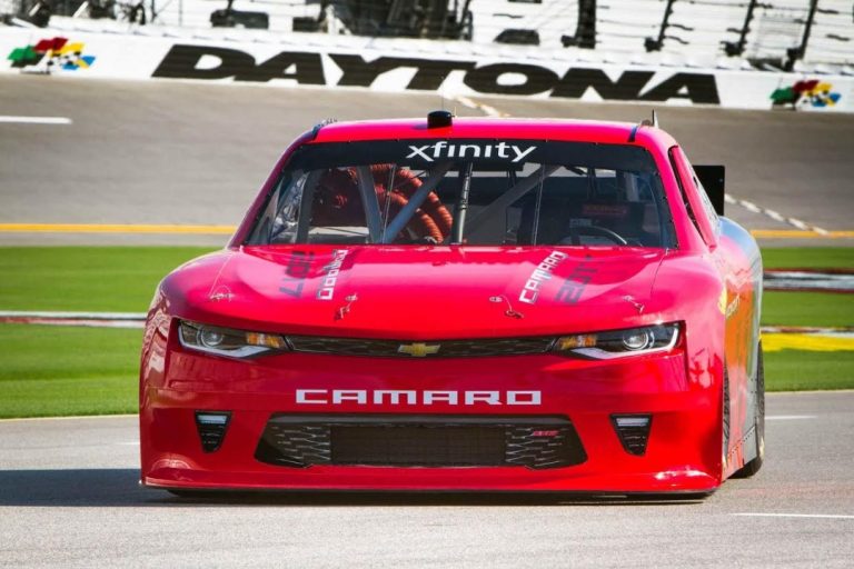 2017-NASCAR-XFINITY-Series-Chevrolet-Camaro-1080x720