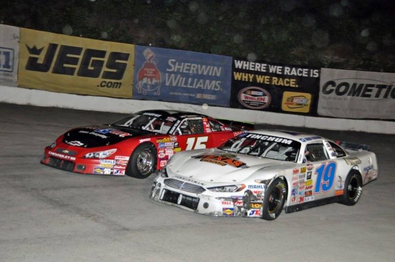 (5-26-17) Chad Finchum #19 - Kres VanDyke #15 (Kingsport Speedway - Late Model Stock Car)