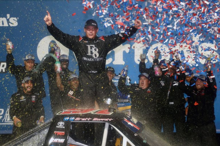 NASCAR Camping World Truck Series Overton's 225