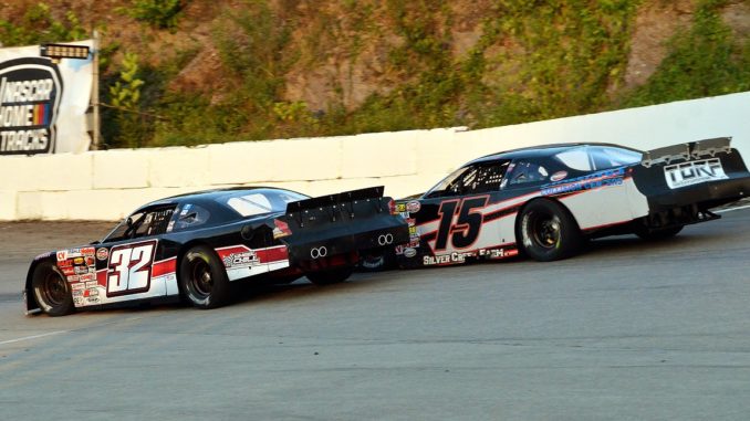 (8-3-18) Nik Williams #32 - Kres VanDyke #15 (Kingsport Speedway - Late Model Stock Car)