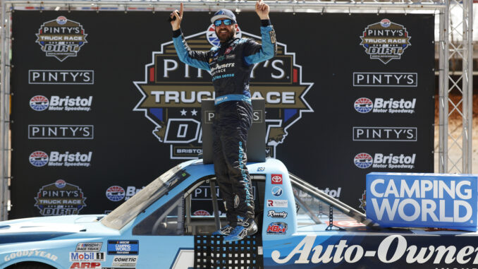 NASCAR Camping World Truck Series Pinty's Truck Race on Dirt