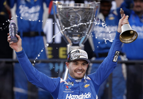 Kyle Larson takes Cup title as Ryan Blaney wins shocker in Sonoran Desert